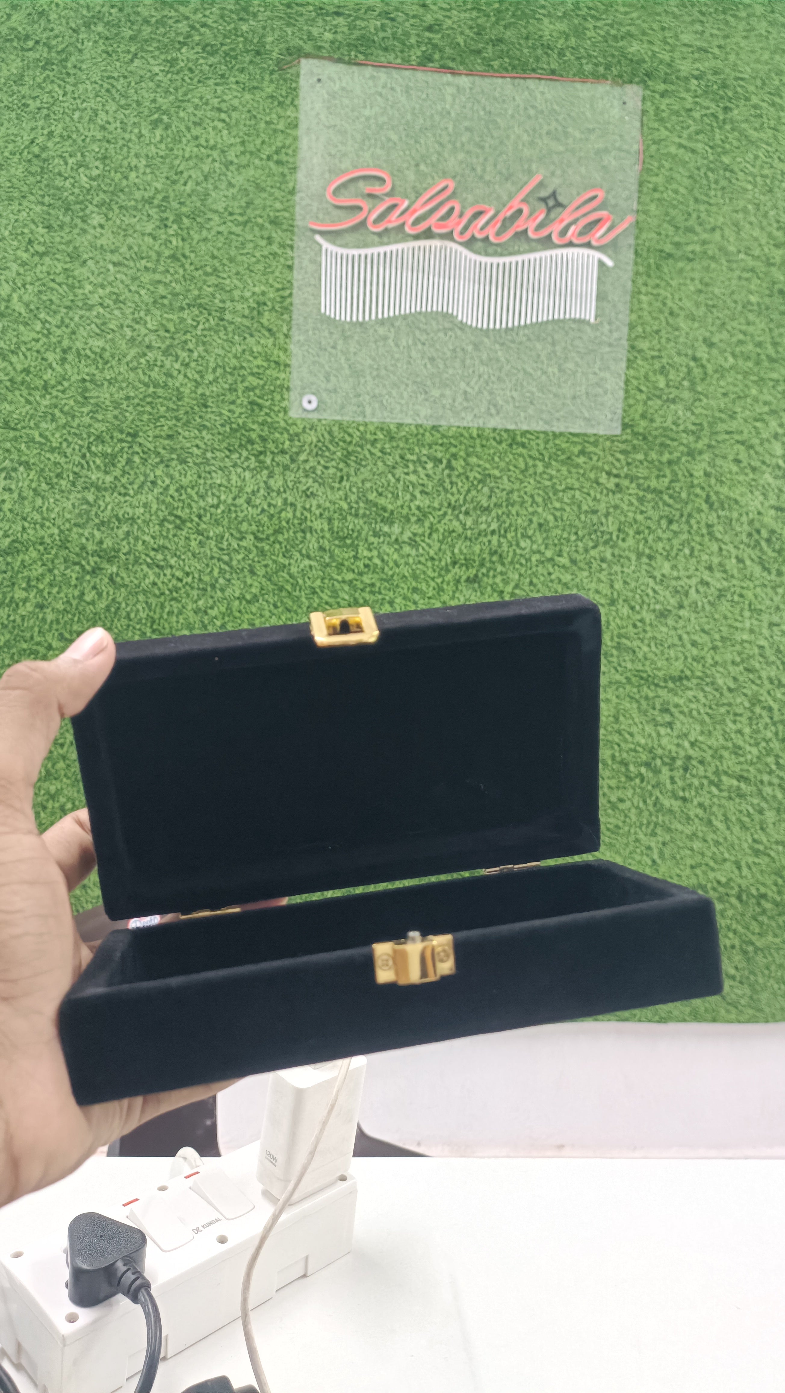 cash box (velvet meher box)