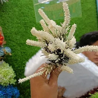 Salsabila White Fluffy Flower Spray Corn bunch