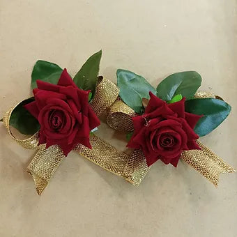 Red rose broach