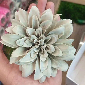 Artificial Dahlia Pointy Piñata Flowers – Vibrant Floral Accents for Gift Wrappi