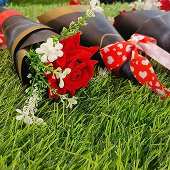 small flower bouquet