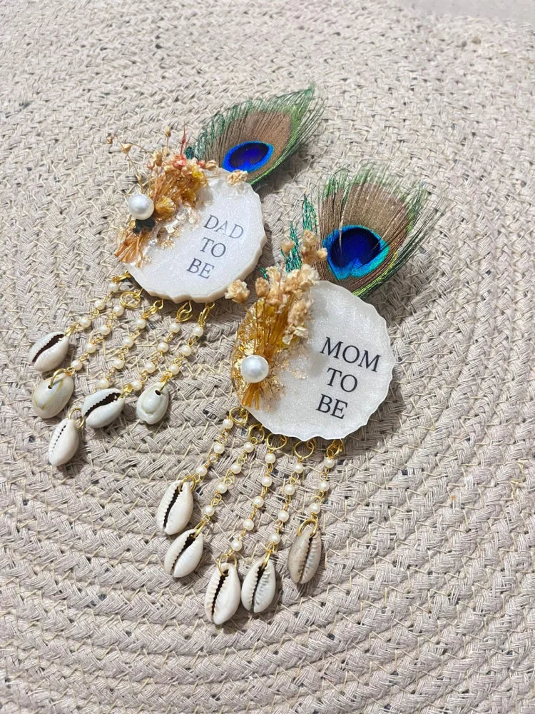 MOM-DAD TO BE- RESIN BROOCH SET