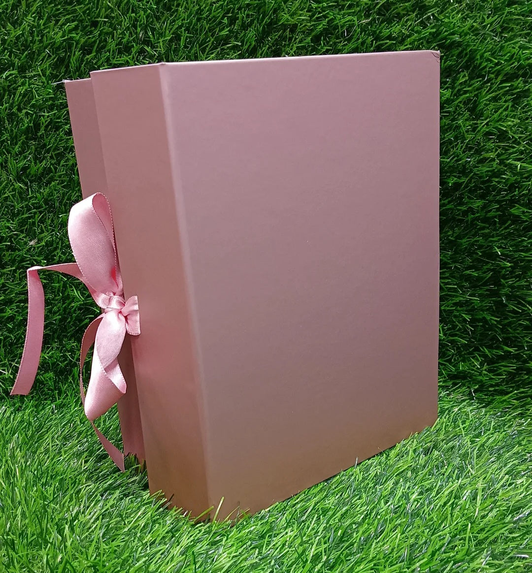 Plain Ribbon Trunk Box collapsing