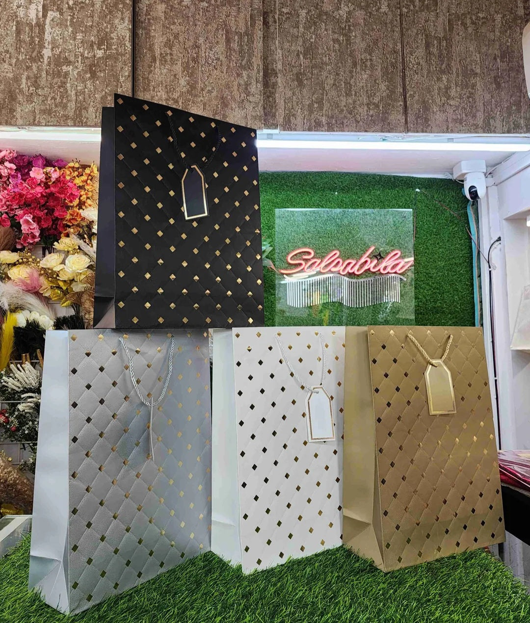 Paper gift bag