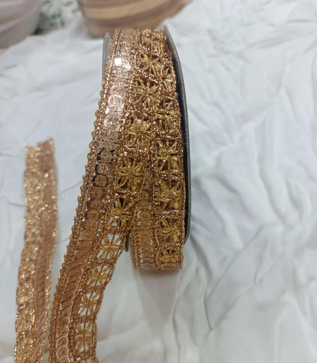 Glitter jari lace chakra design