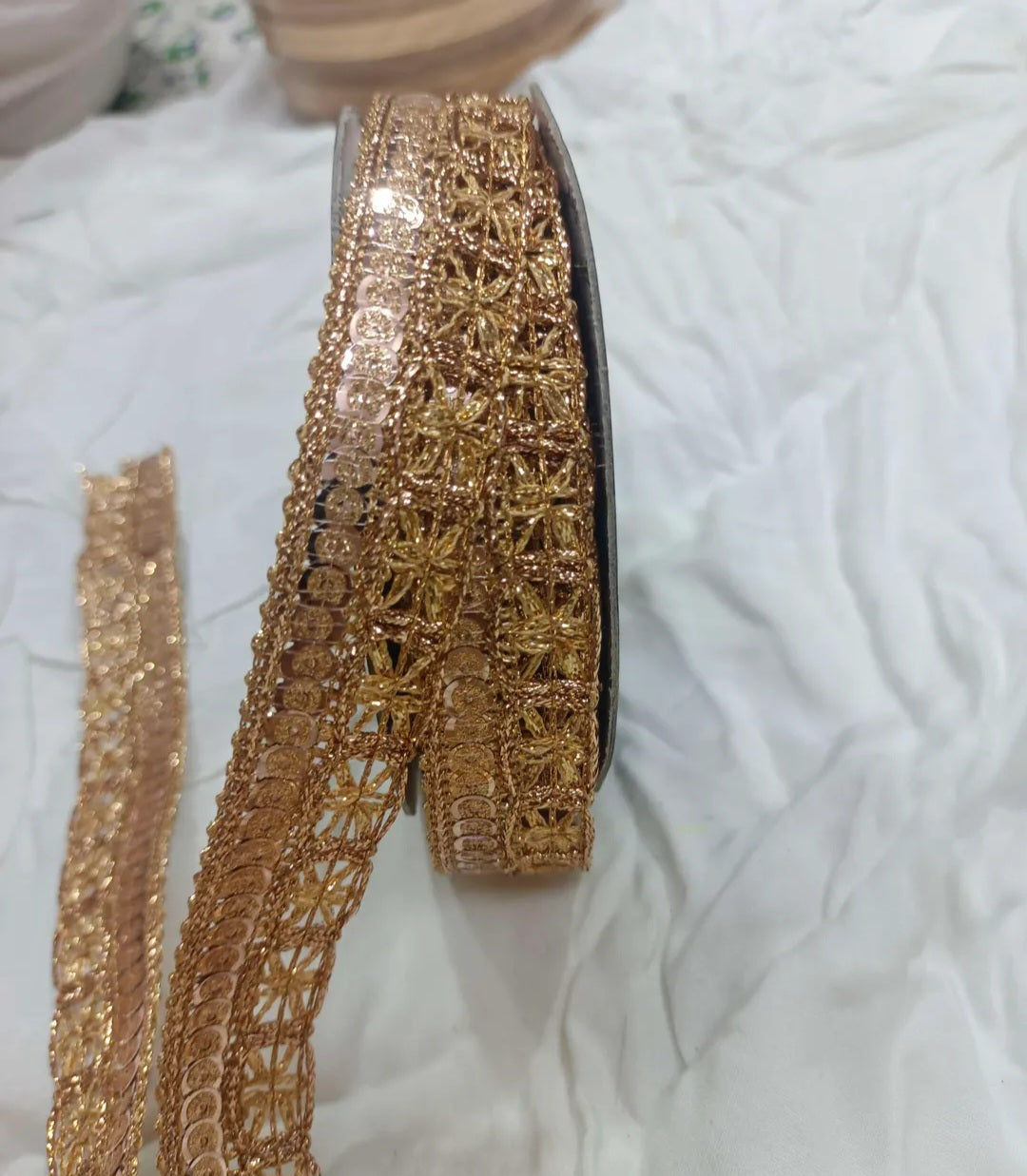 Glitter jari lace chakra design