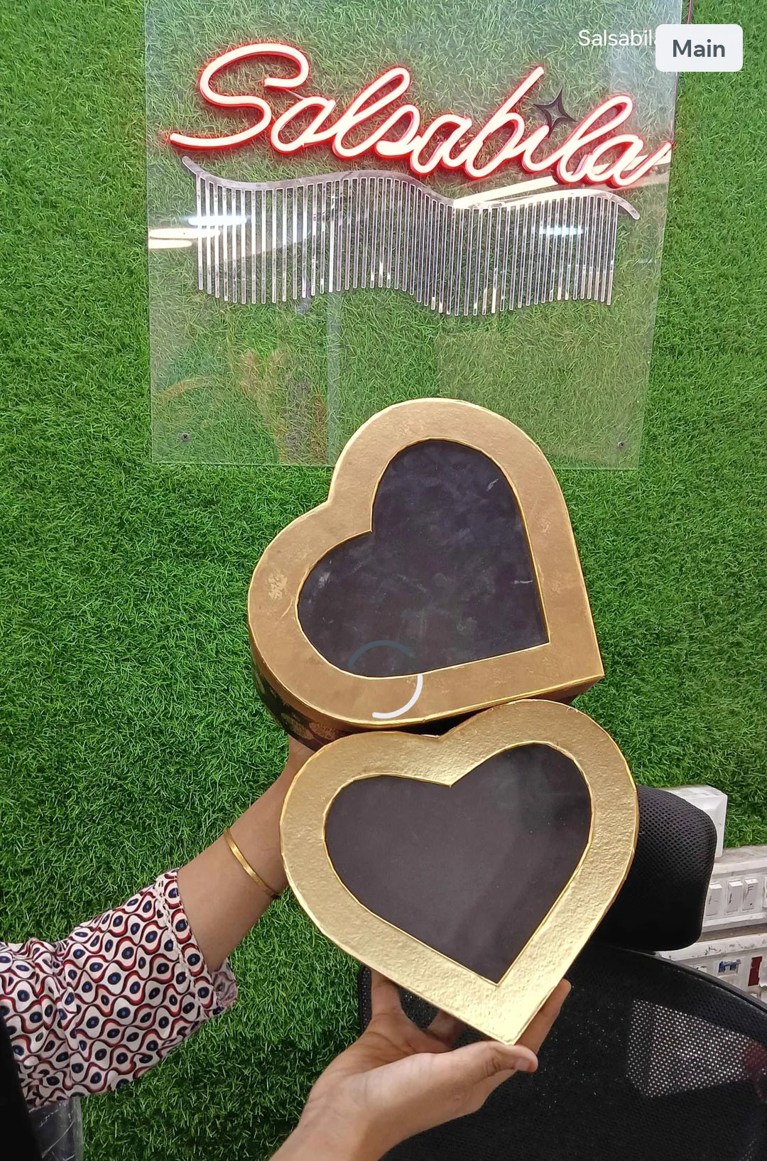 HEART SHAPE GIFT HAMPER BOX