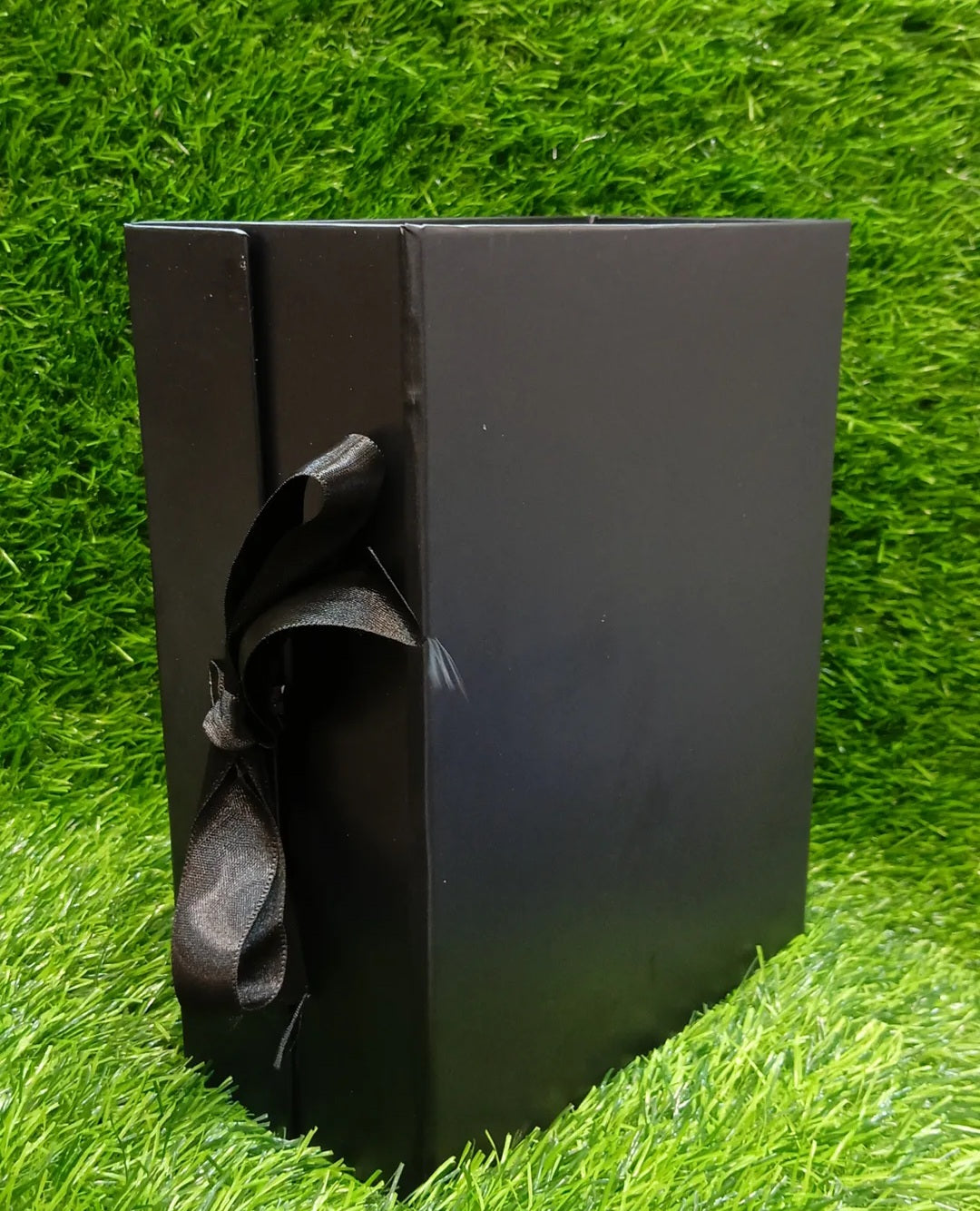 Plain Ribbon Trunk Box collapsing