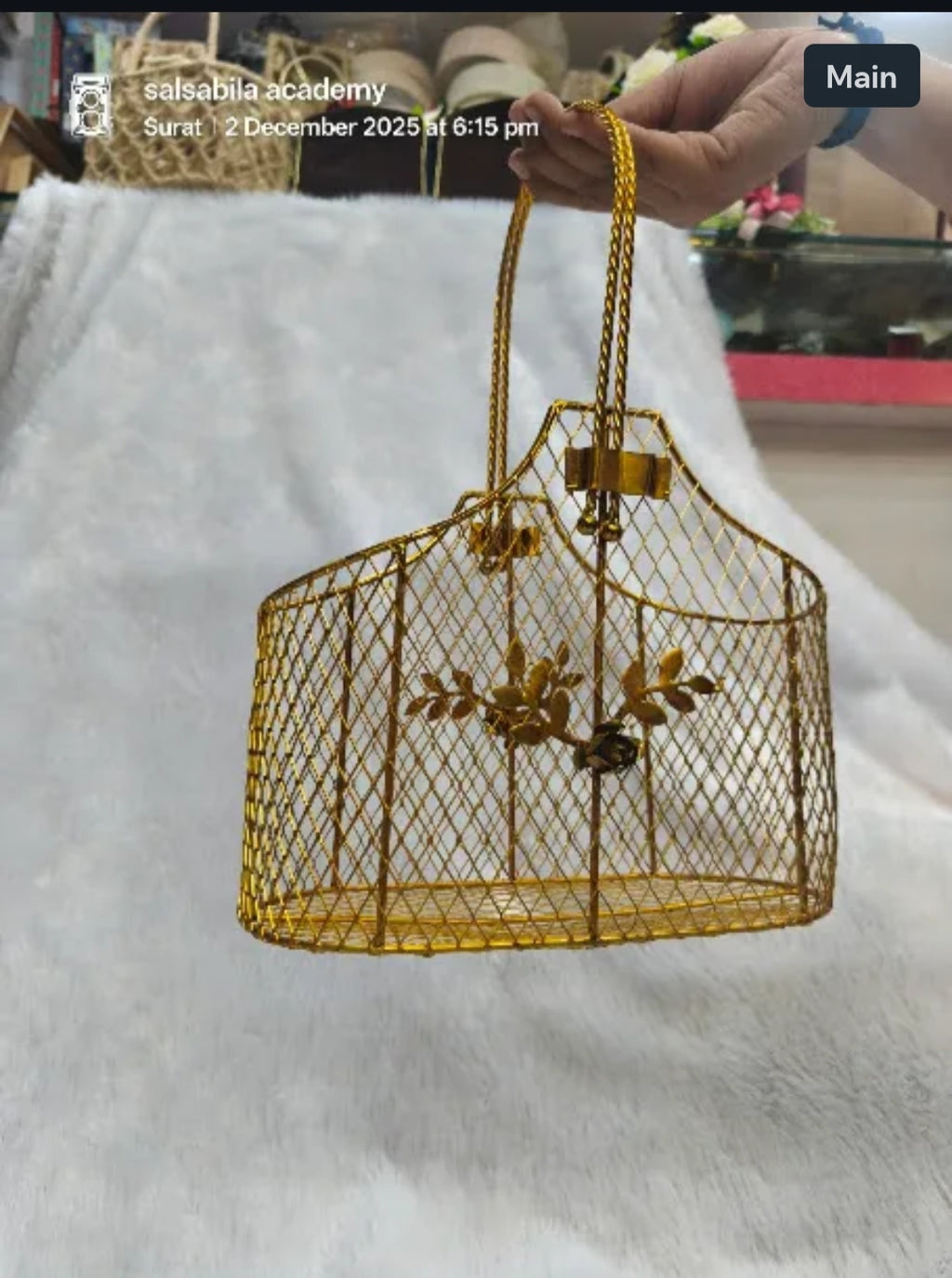 Golden Metal Wire Gift Hamper Basket with Handle