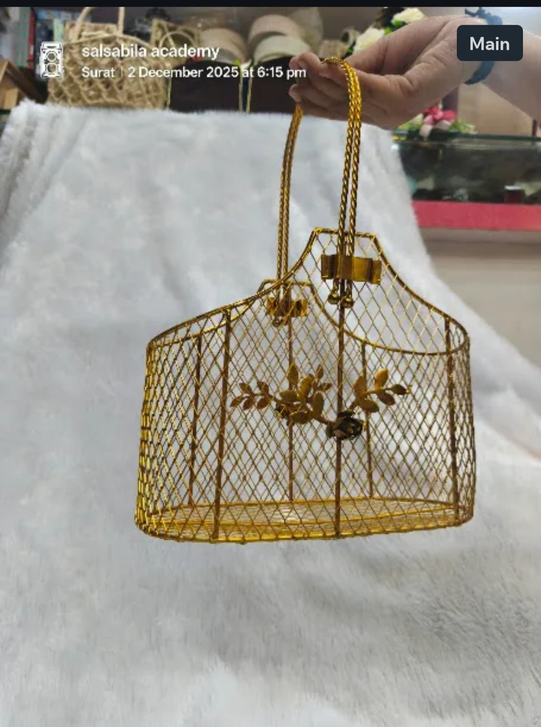 Golden Metal Wire Gift Hamper Basket with Handle