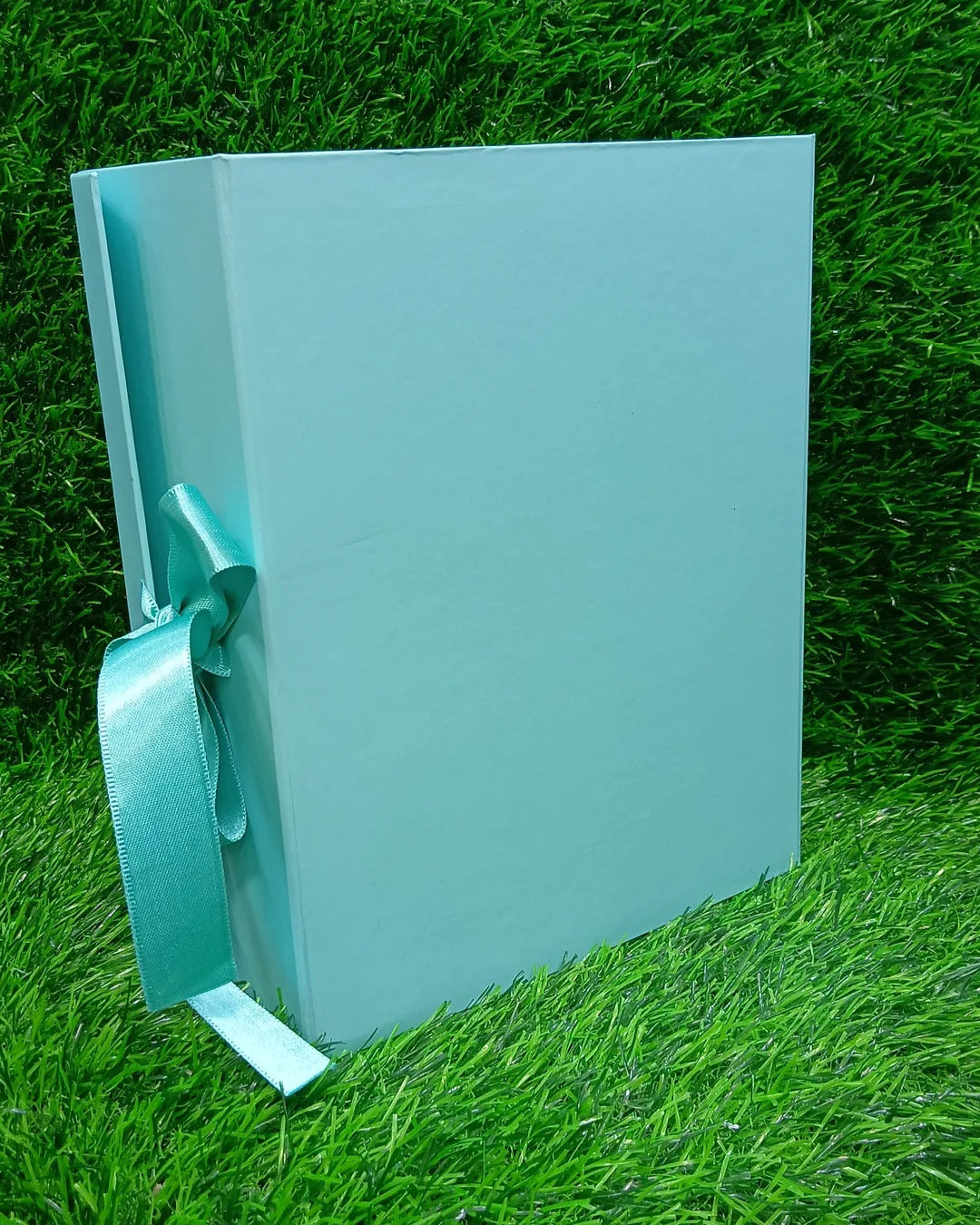 Plain Ribbon Trunk Box collapsing