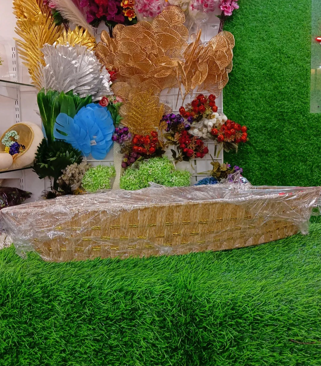 Boat shape hamper basket