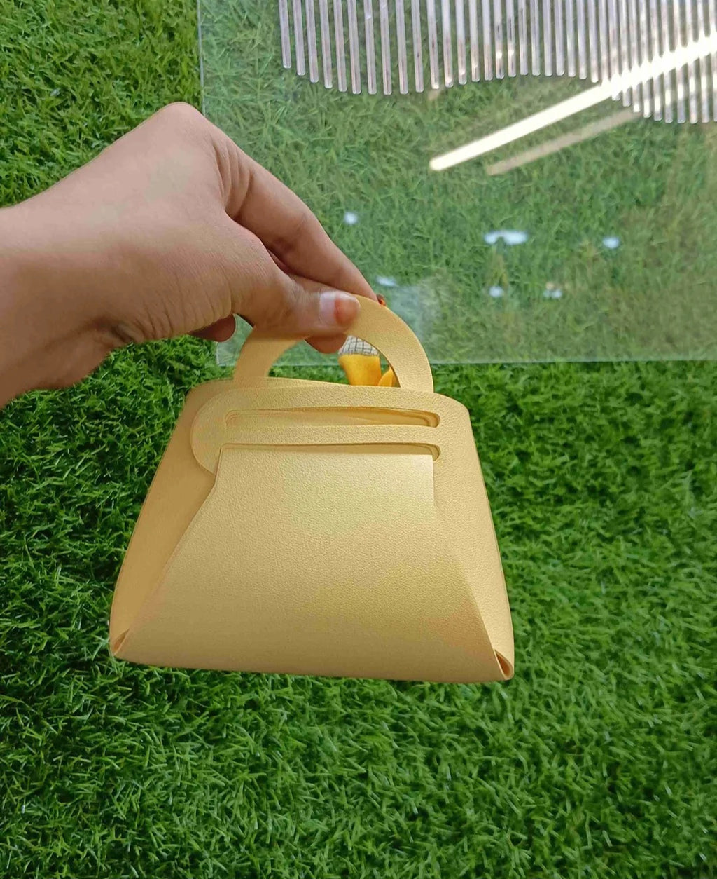 yellow gift bag resin cake gift hamper